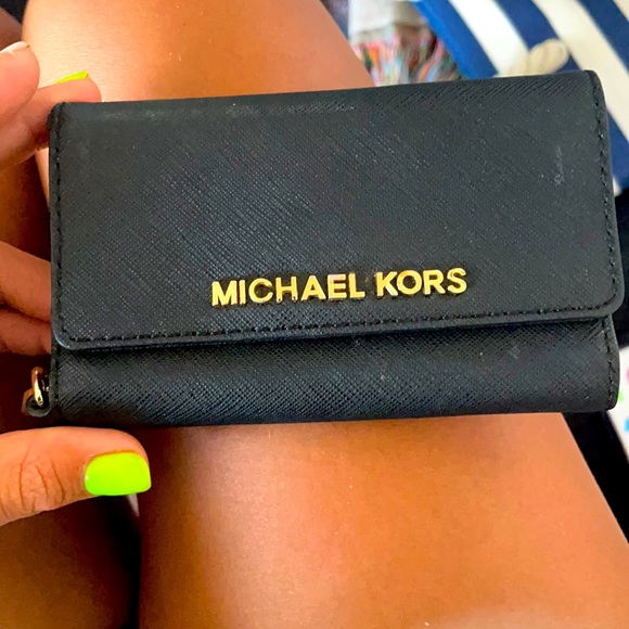 Michael Korrs - Picture 1 of 6